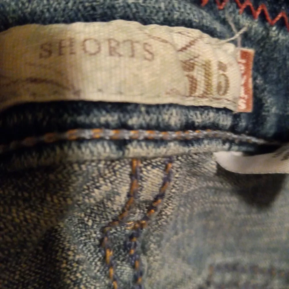 Levis 514 Cut Off Denim Shorts-Size 4-Bermuda Length-Raw Hem-Red Tab-Flap Pocket